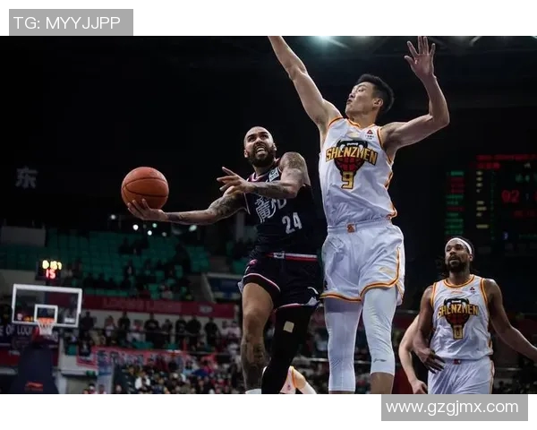 CBA视频直播深圳队对阵北京队精彩赛事回顾与分析